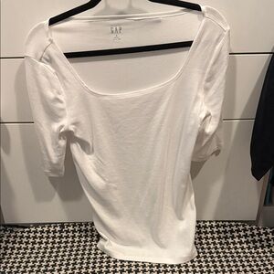 GAP White Scoop Neck Short Sleeve Women's Top